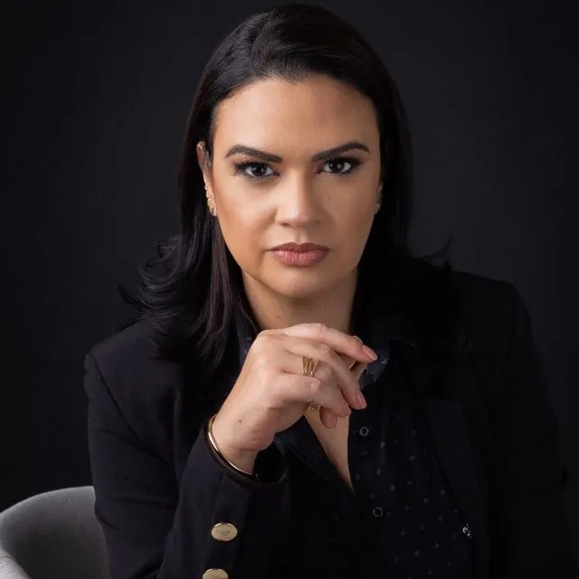 Tatiane M. Wandalen, advogada de Direito Imobiliário, Notarial e Registral